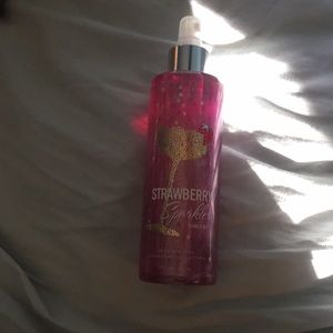 Strawberry Sparker Bath & Body Works Shimmer Mist
